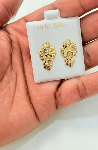1719- NEW 10K Nugget Stud Earrings W.G
