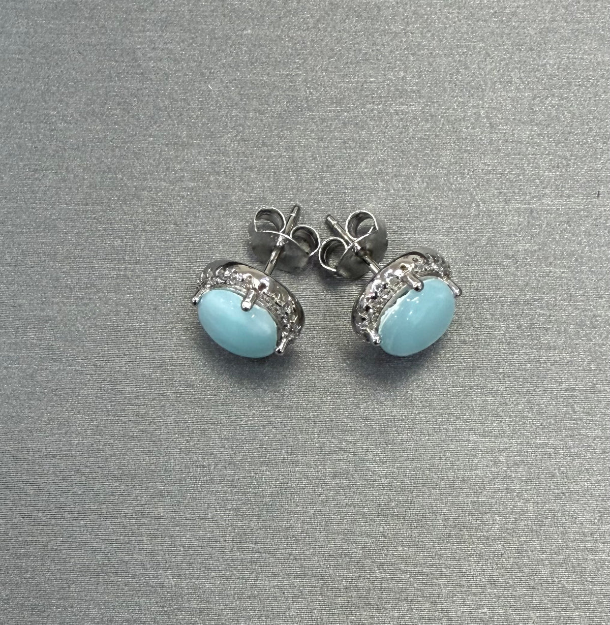 S883- NEW .925 Round Stud Earrings Larimar (10.08mm) W.G