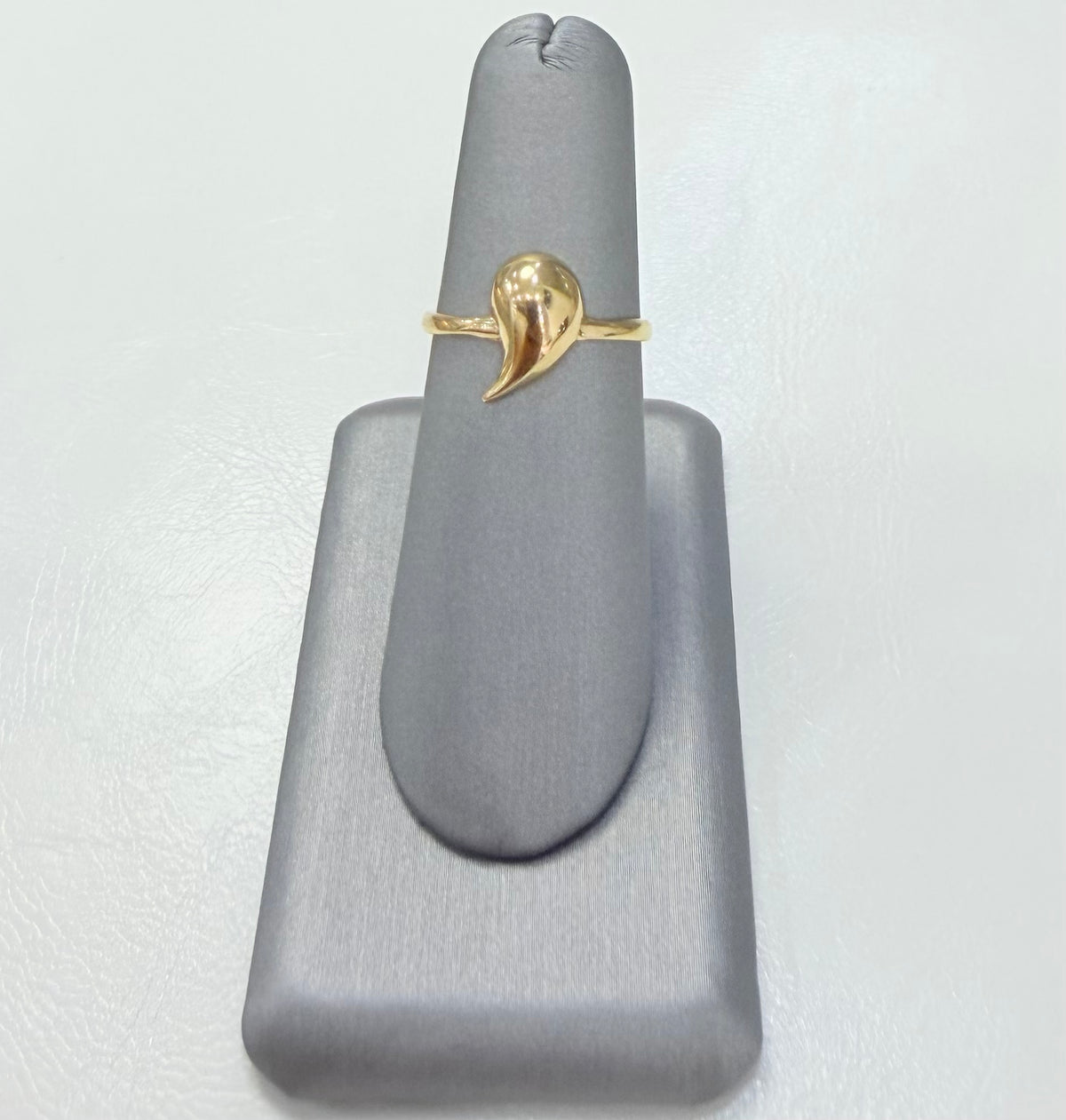 1712- NEW 10K Tear Drop Gold Women’s Ring W.G