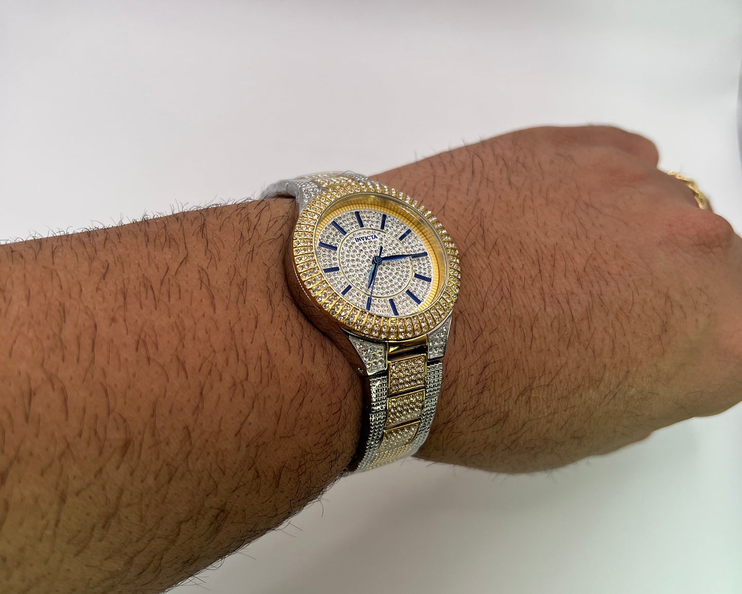 R46- Invicta Specialty Unisex Watch -38mm Color Gold & Silver