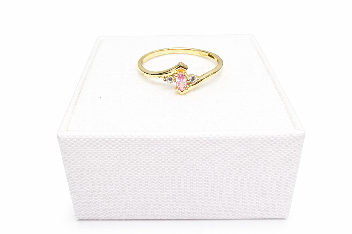 1111- NEW 14K Thin Pink Oval Stone Ring W.G