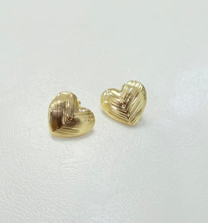 1821-NEW 14K Hollow Heart Stud Earrings (15x16.4mm) W.G