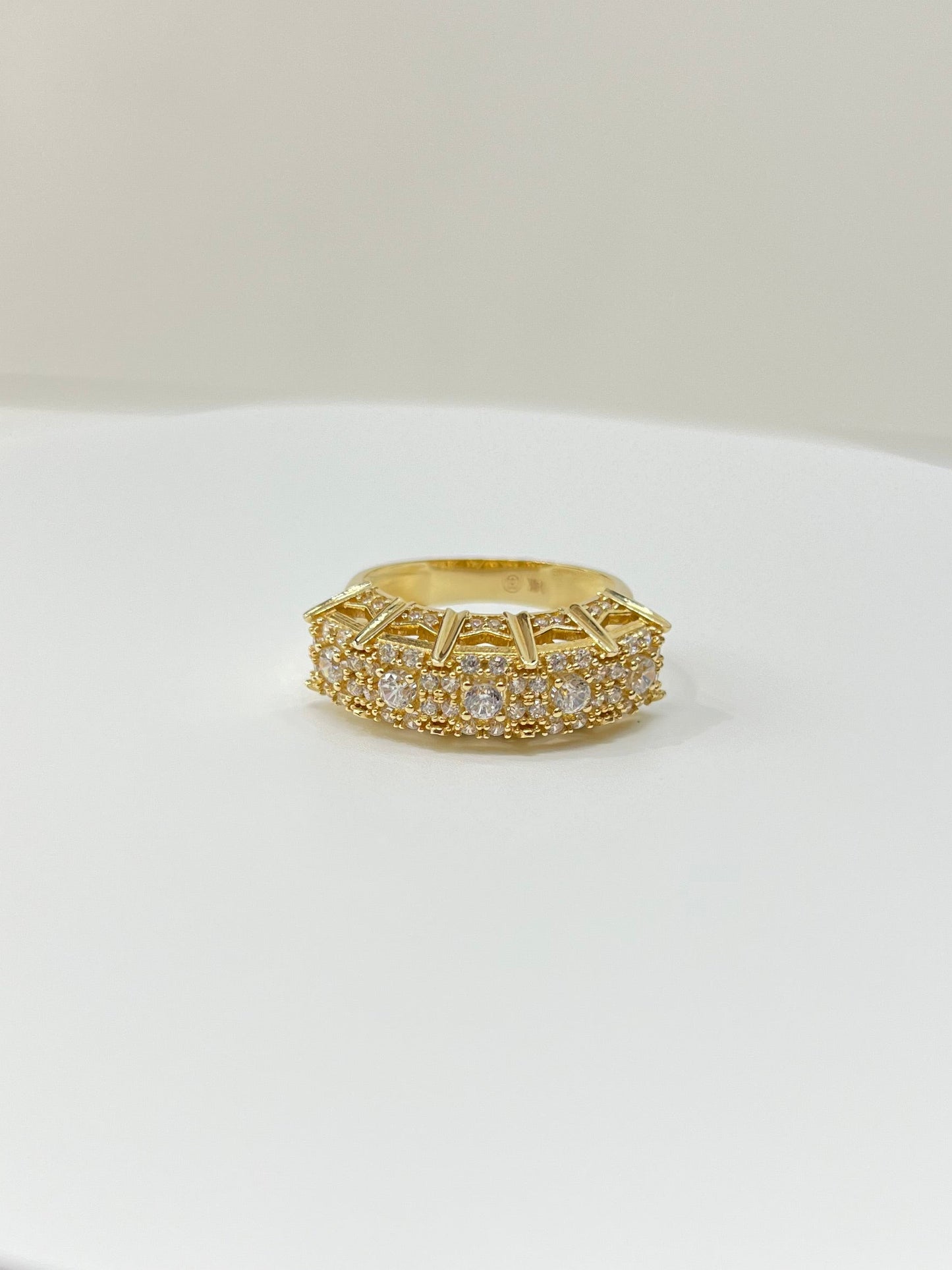 945- NEW 14K Crown Ring Cz Stones W. G