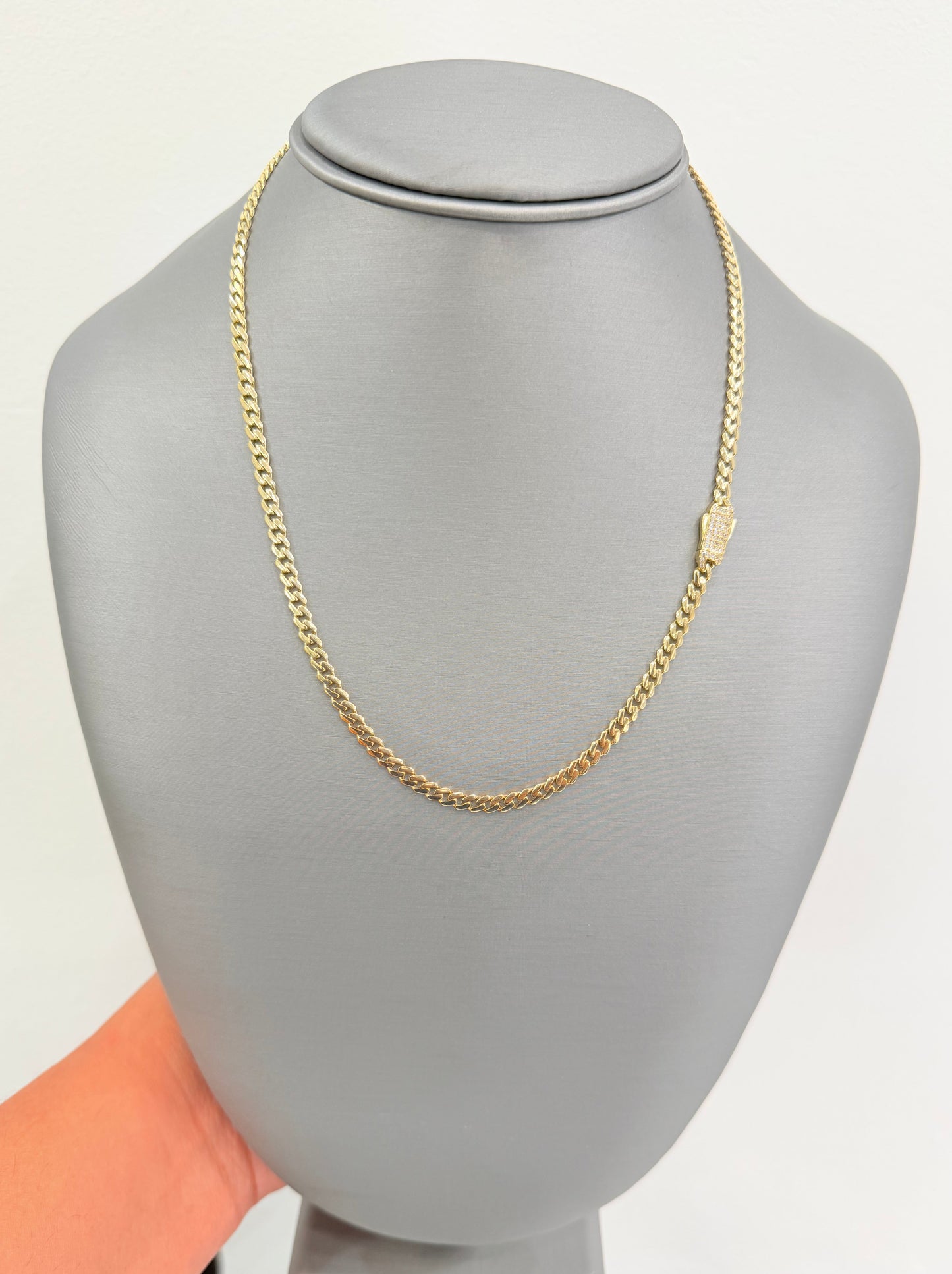 1676- NEW 10K Hollow Cuban Chain 18” (4mm) W.G