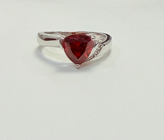 S558- .925 Sterling Silver Elegant Trillion Garnet Cz Ring W.G