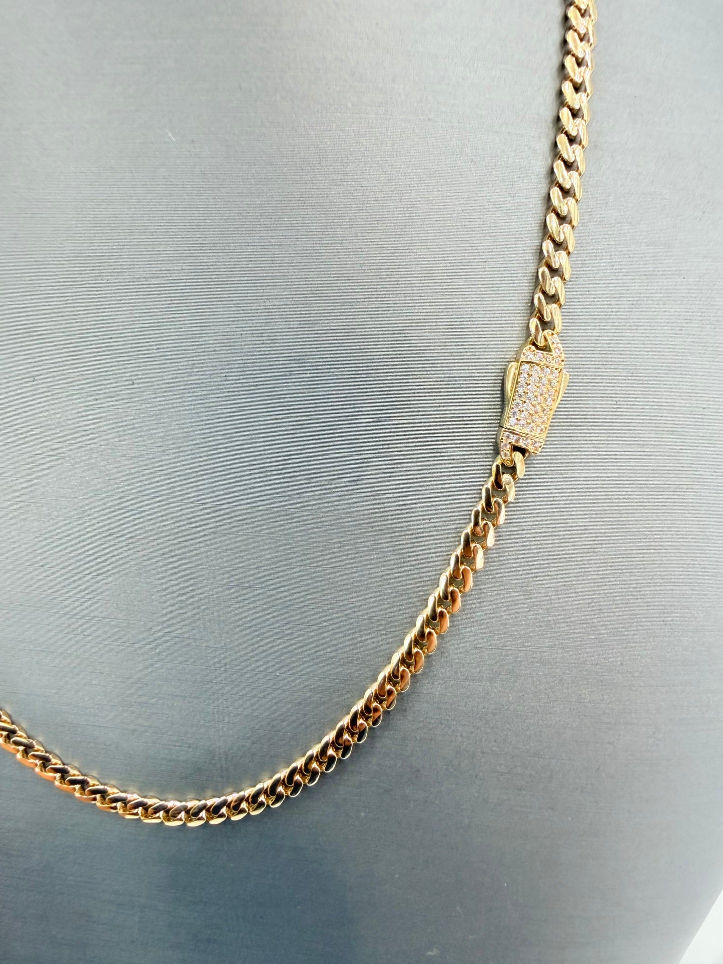 1676- NEW 10K Hollow Cuban Chain 18” (4mm) W.G