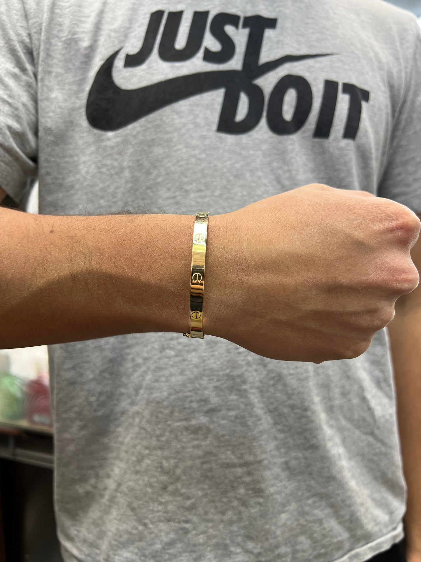 1338-NEW 14K Cartier Style Bangle Band Bracelet Replica (18.03CM) W.G