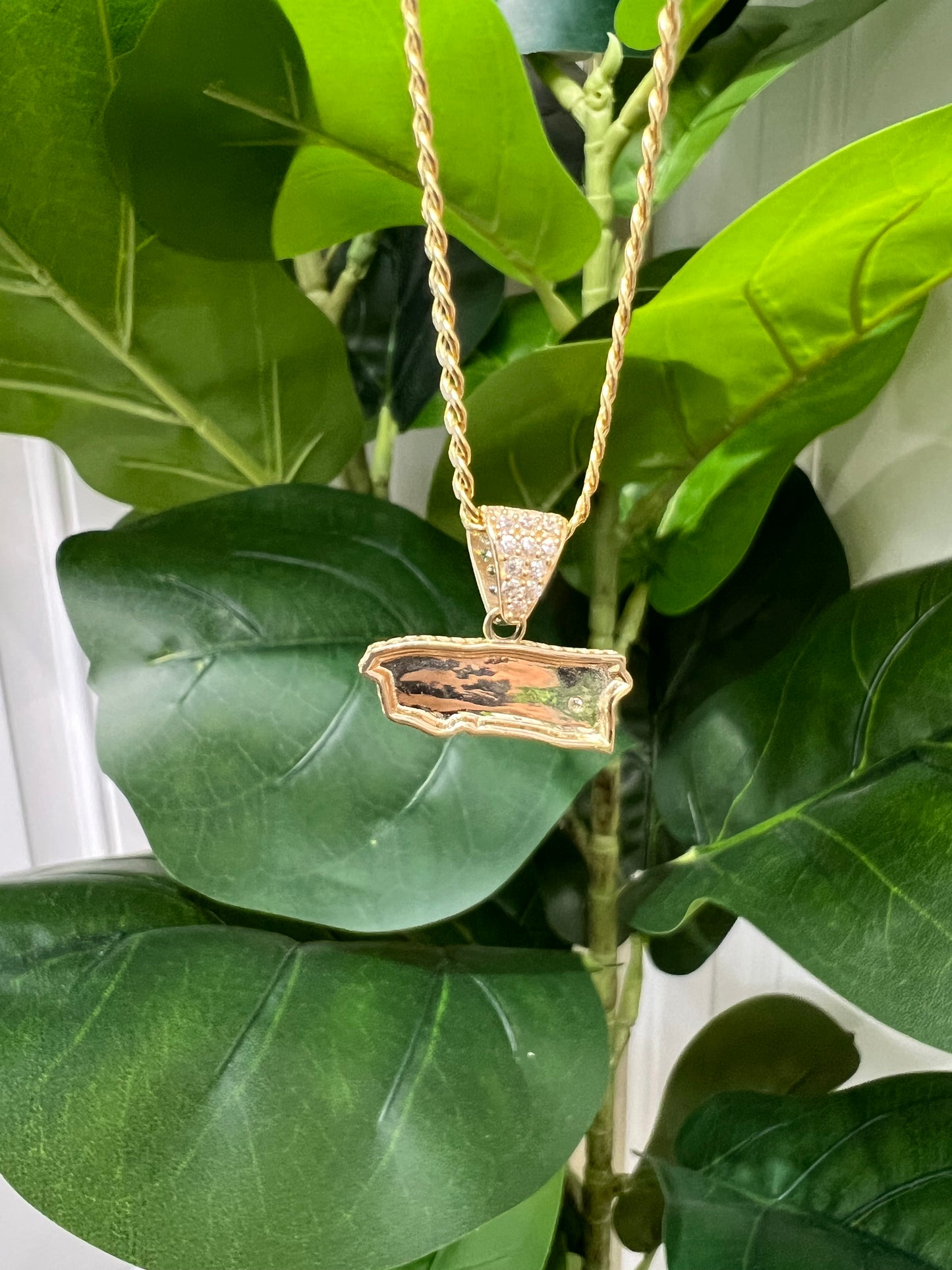 1313- NEW 10K Gold Puerto Rican Flag Pendant W.G