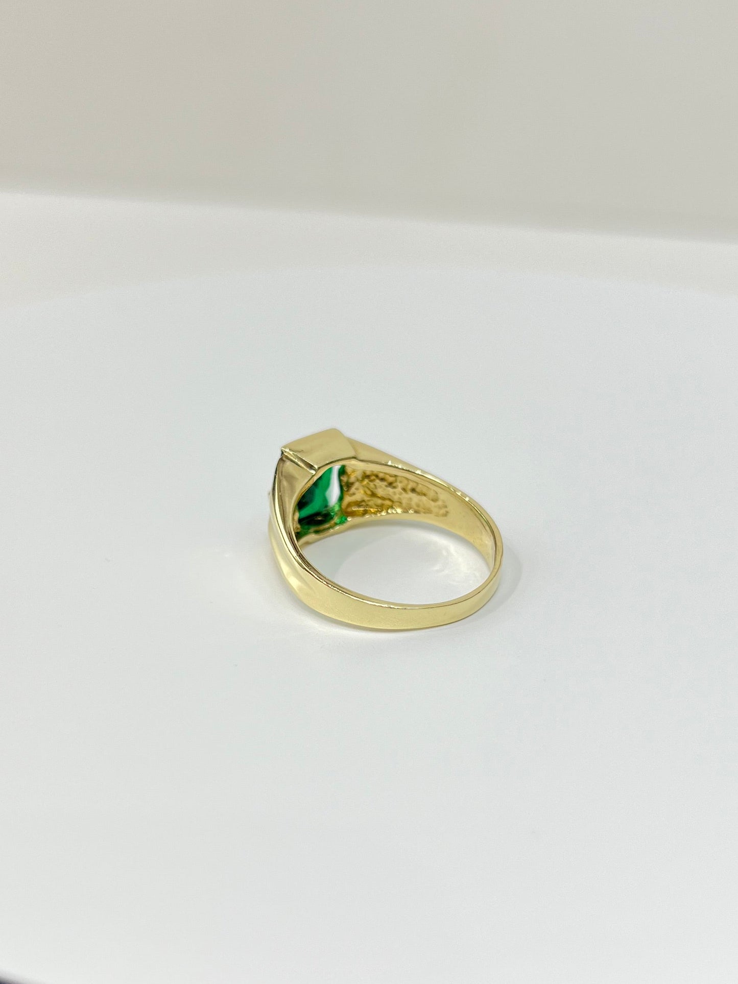 1101-NEW 14K Square Green Cz Stone Men's Ring W.G