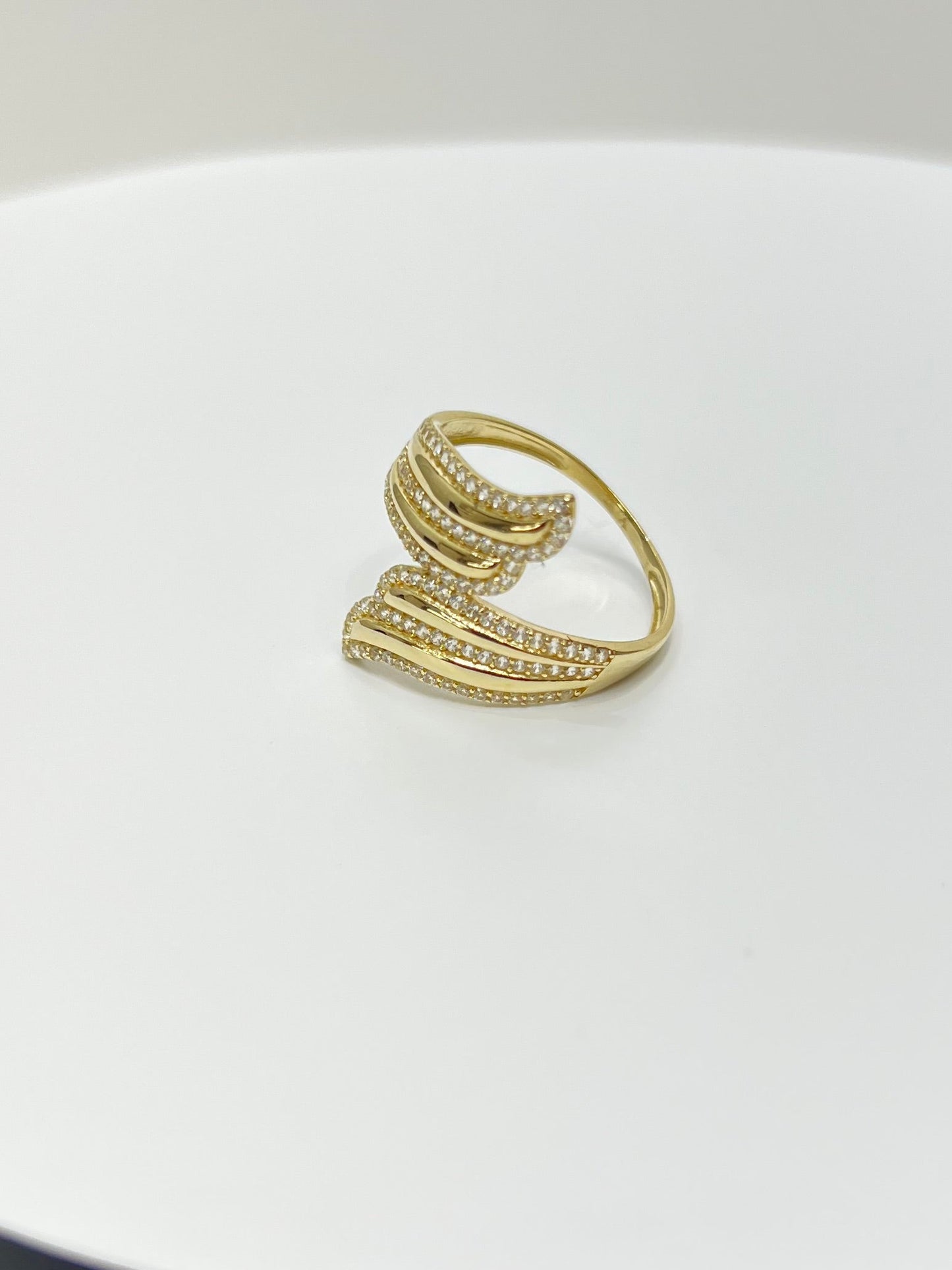 1474- NEW 14K Gold Swirl Fashion Ring W.G