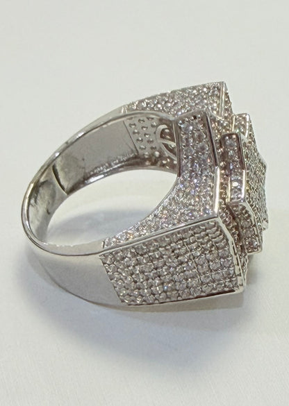 S396- 925 Sterling Silver Star CZ Ring W.G