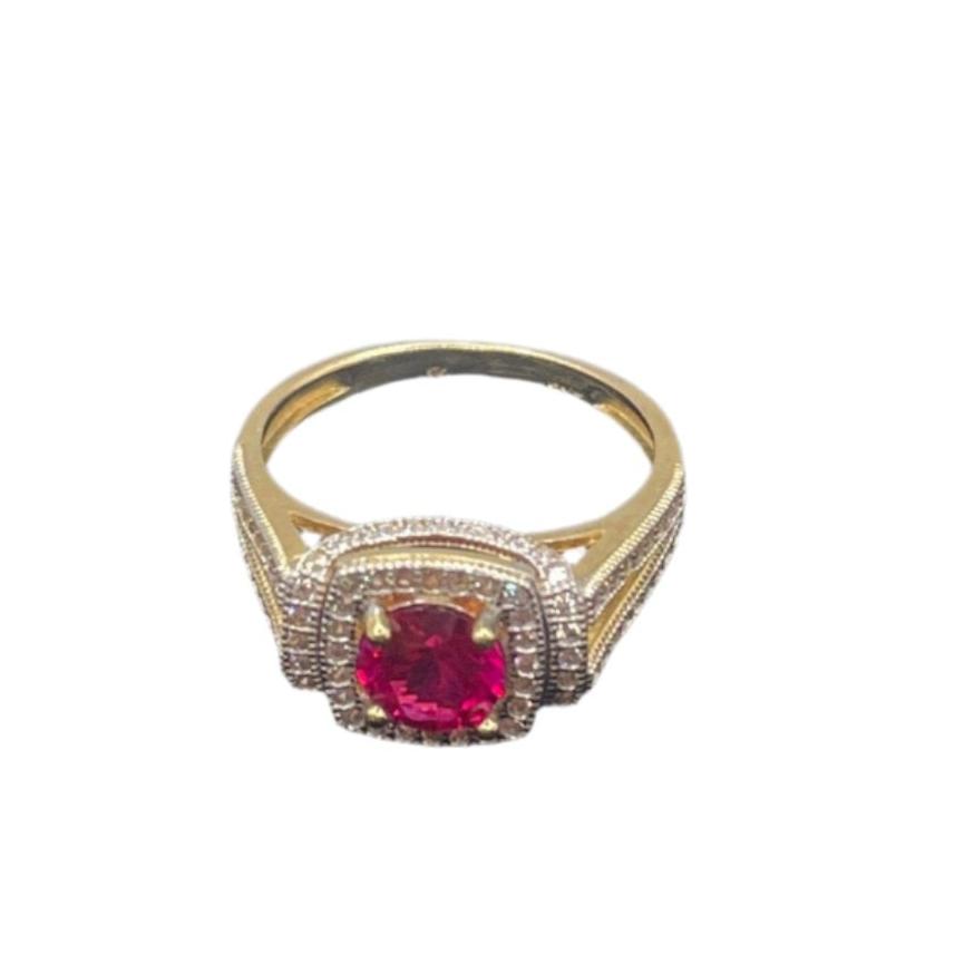 498- 14K Square Red Stone Ring Sz 7