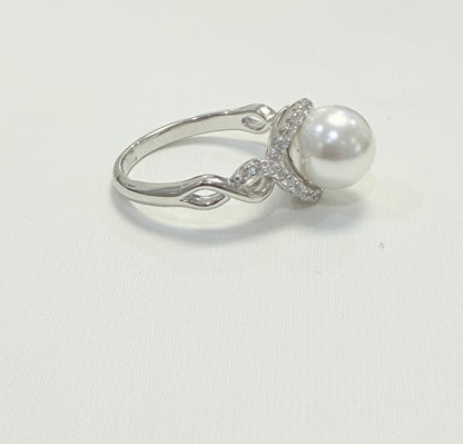 S822- NEW . 925 Sterling Silver Imitation Pearl White Ring W.G
