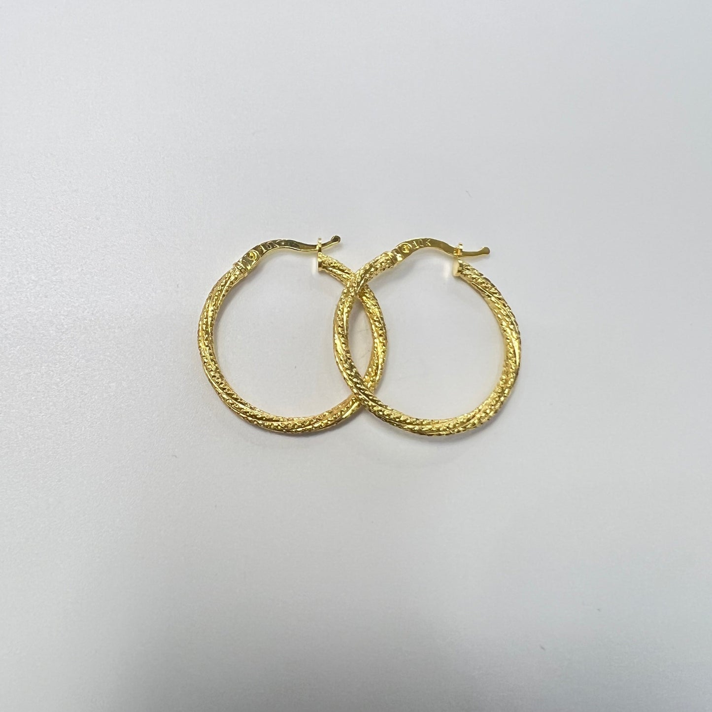 1654- NEW 10K Hoop Earrings (25.8x2.3mm) W.G