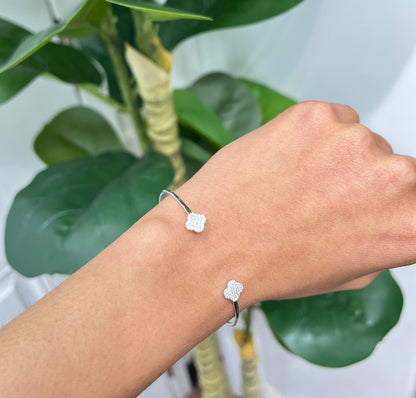 S661- NEW .925 Sterling Silver Clover Bangle Bracelet W.G