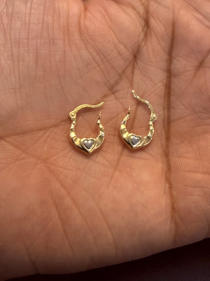 1686- NEW 14K Tiny Heart Hoop Earrings W.G