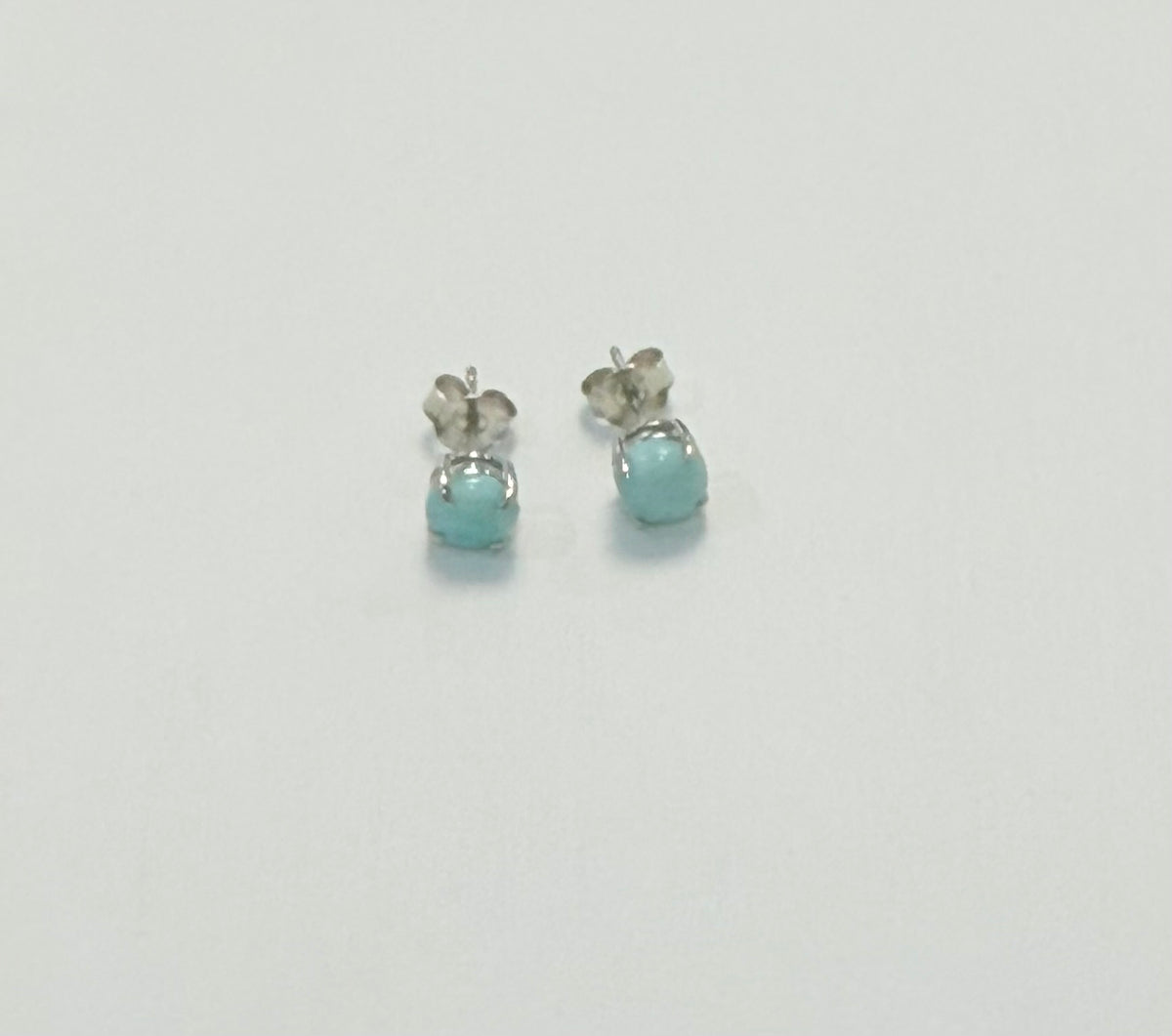 S668- .925 Sterling Silver Round Larimar Stone Stud Earrings (7mm) W.G