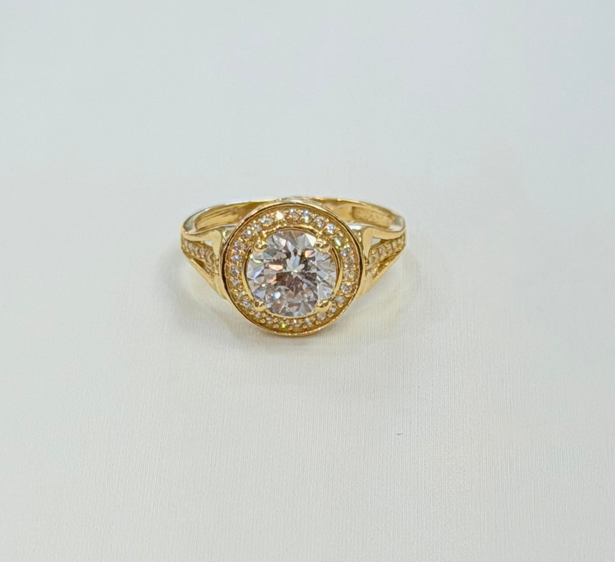 954- 14K Round Full Cz Stones Wedding Ring W.G