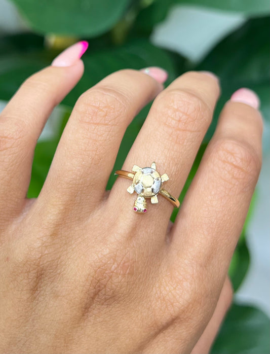 870- NEW 14K Gold Turtle Ring  (W.G)