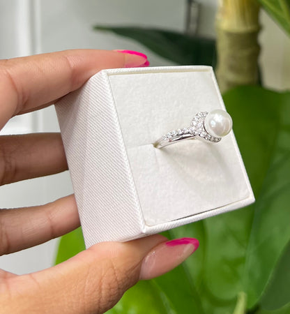 S790- NEW  .925 Sterling Silver Imitation Pearl White Women's Ring W.G