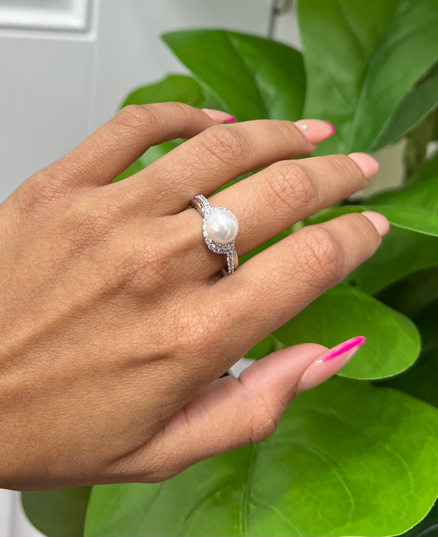 S790- NEW  .925 Sterling Silver Imitation Pearl White Women's Ring W.G