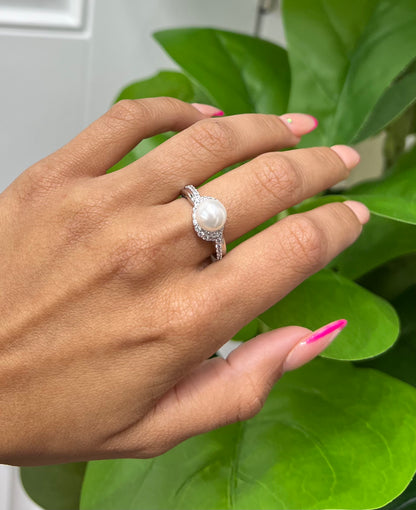 S790- NEW  .925 Sterling Silver Imitation Pearl White Women's Ring W.G