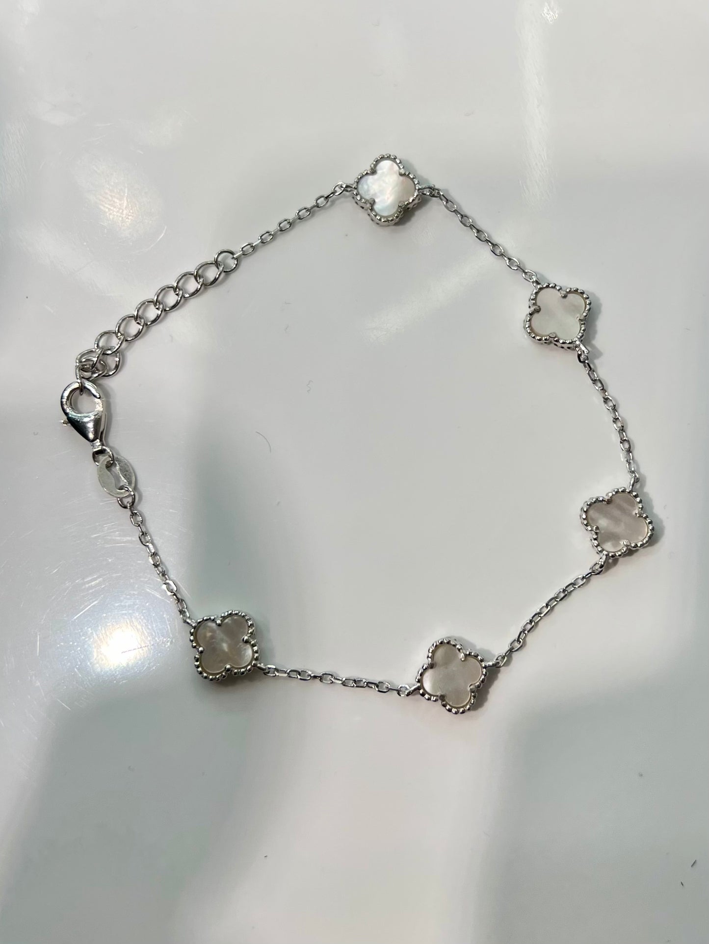 S776- NEW .925 Silver White Clover Bracelet (8mm) W.G