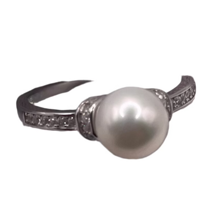 S761- FreshWater Pearl Silver Ring Sz 6