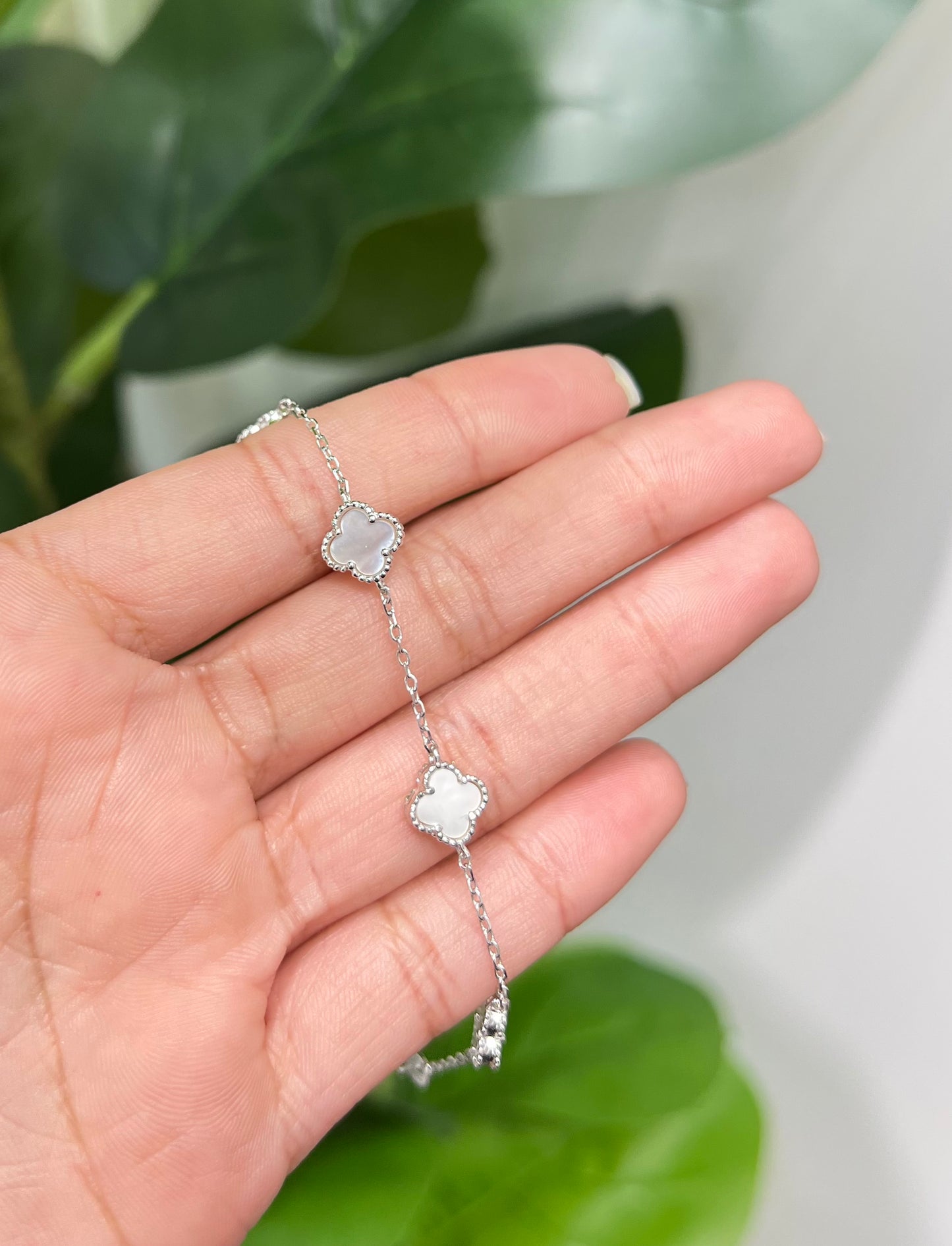 S776- NEW .925 Silver White Clover Bracelet (8mm) W.G