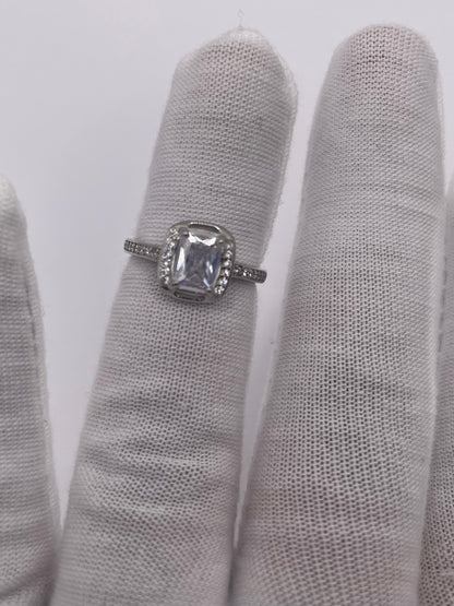 S758- Square Cz Stone Ring Sz 6