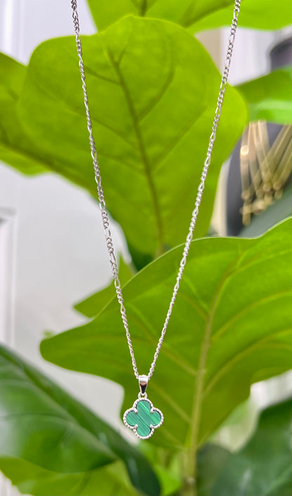 S753- NEW .925 Sterling Silver Green Trebol Pendant W.G