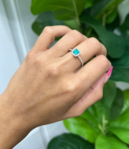 S566- NEW .925 Sterling Silver Thin Green Cz Ring W.G