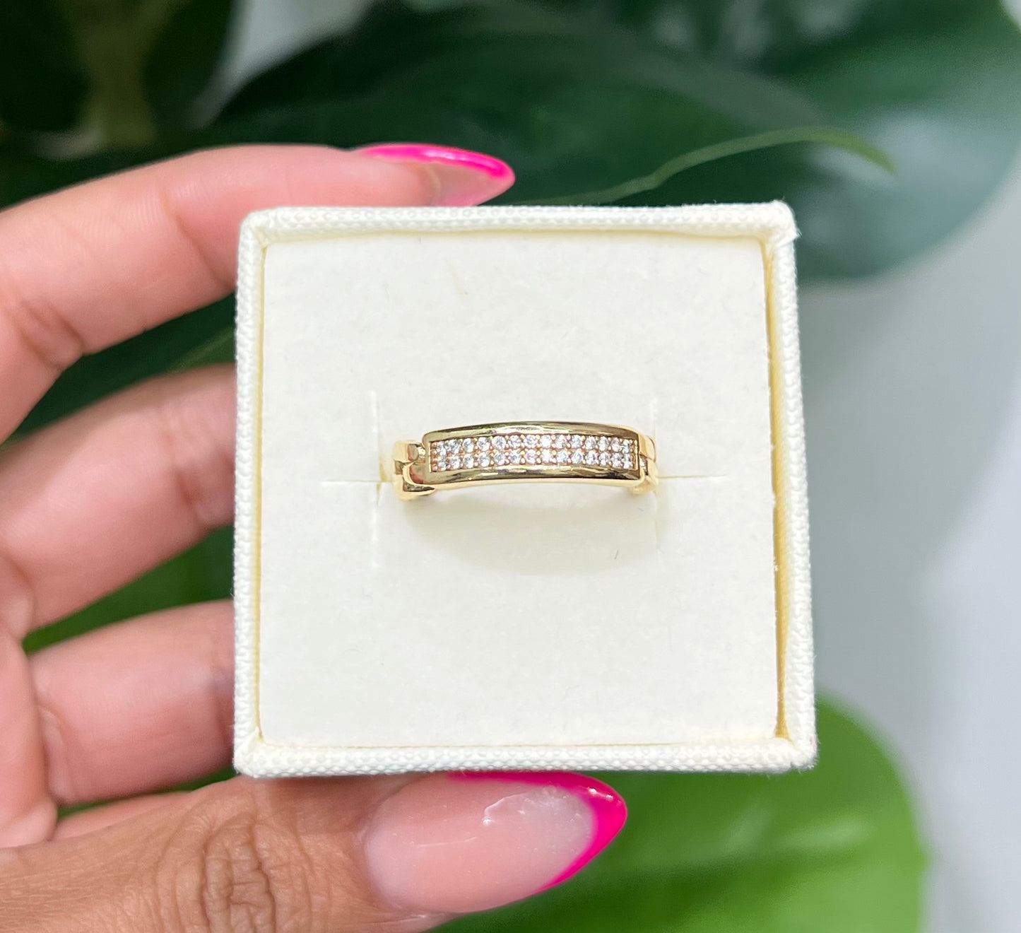 00158- NEW 14K Gold Zirconia Band (W.G)