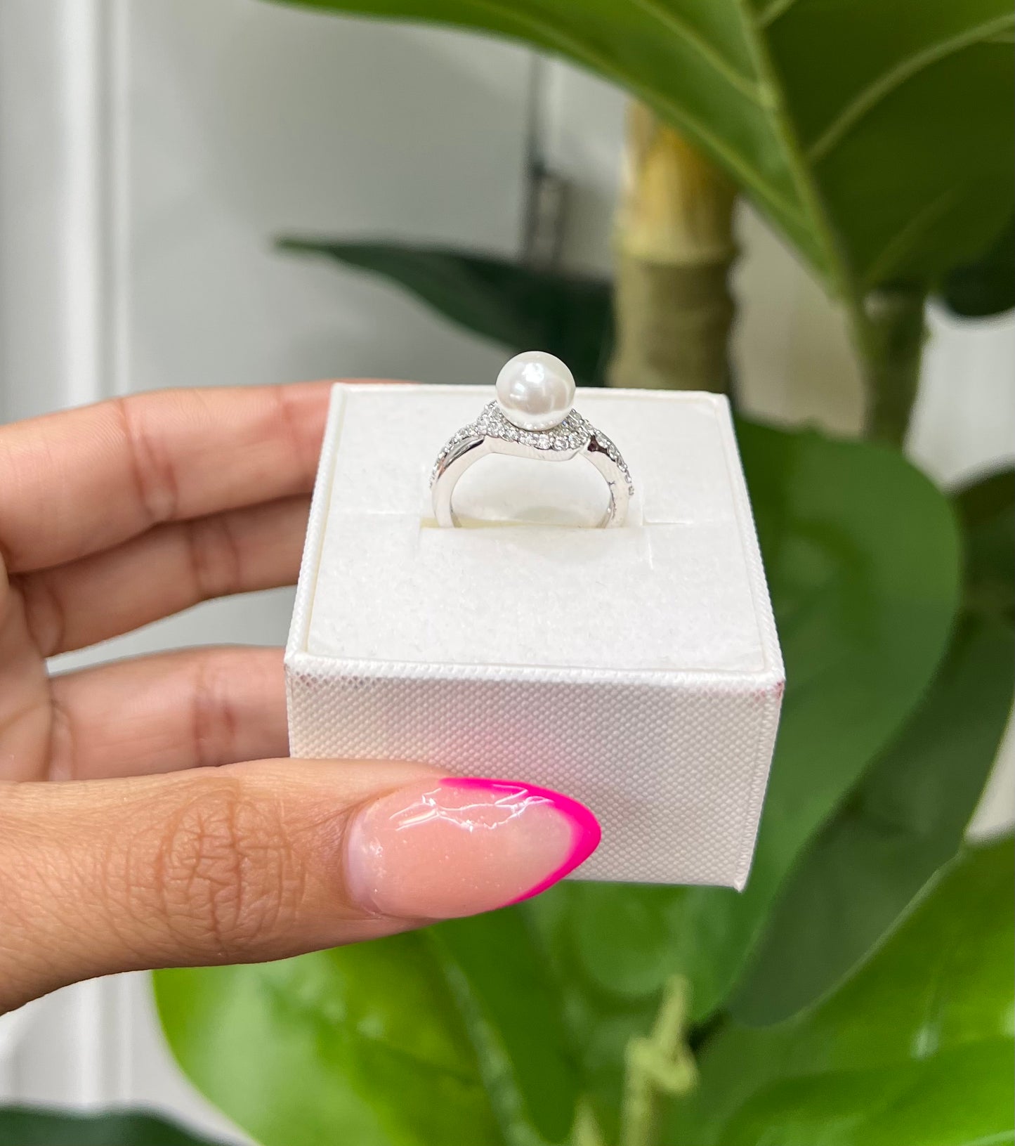 S790- NEW  .925 Sterling Silver Imitation Pearl White Women's Ring W.G