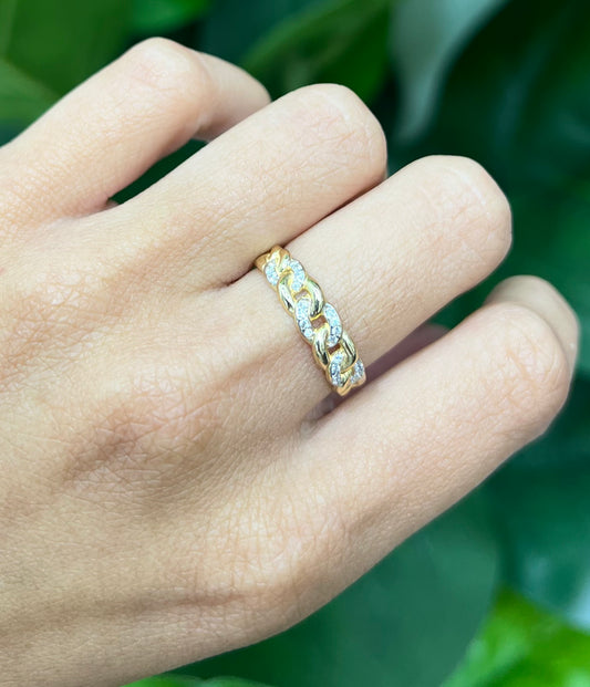 878- NEW 14K Small Link Style Ring (W.G)