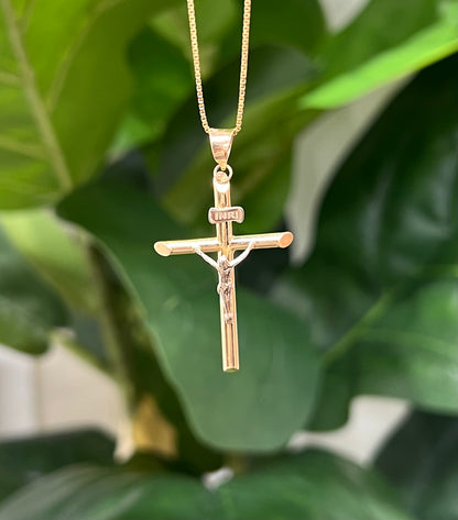 1135-14K Hollow Crucifix Pendant W.G