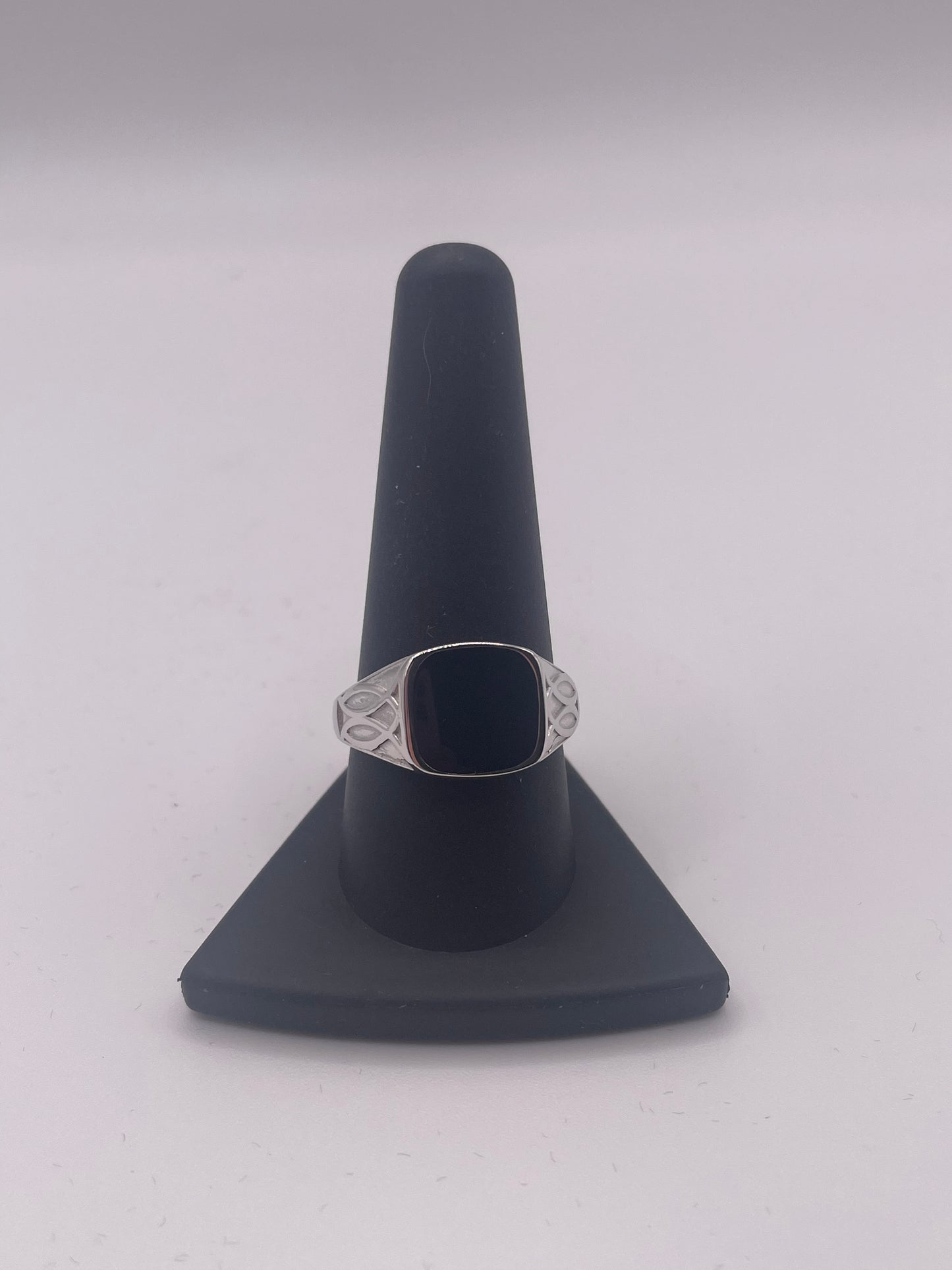 S428- 925 Sterling Silver Black Enamel Celtic Design Shank Ring SZ 10