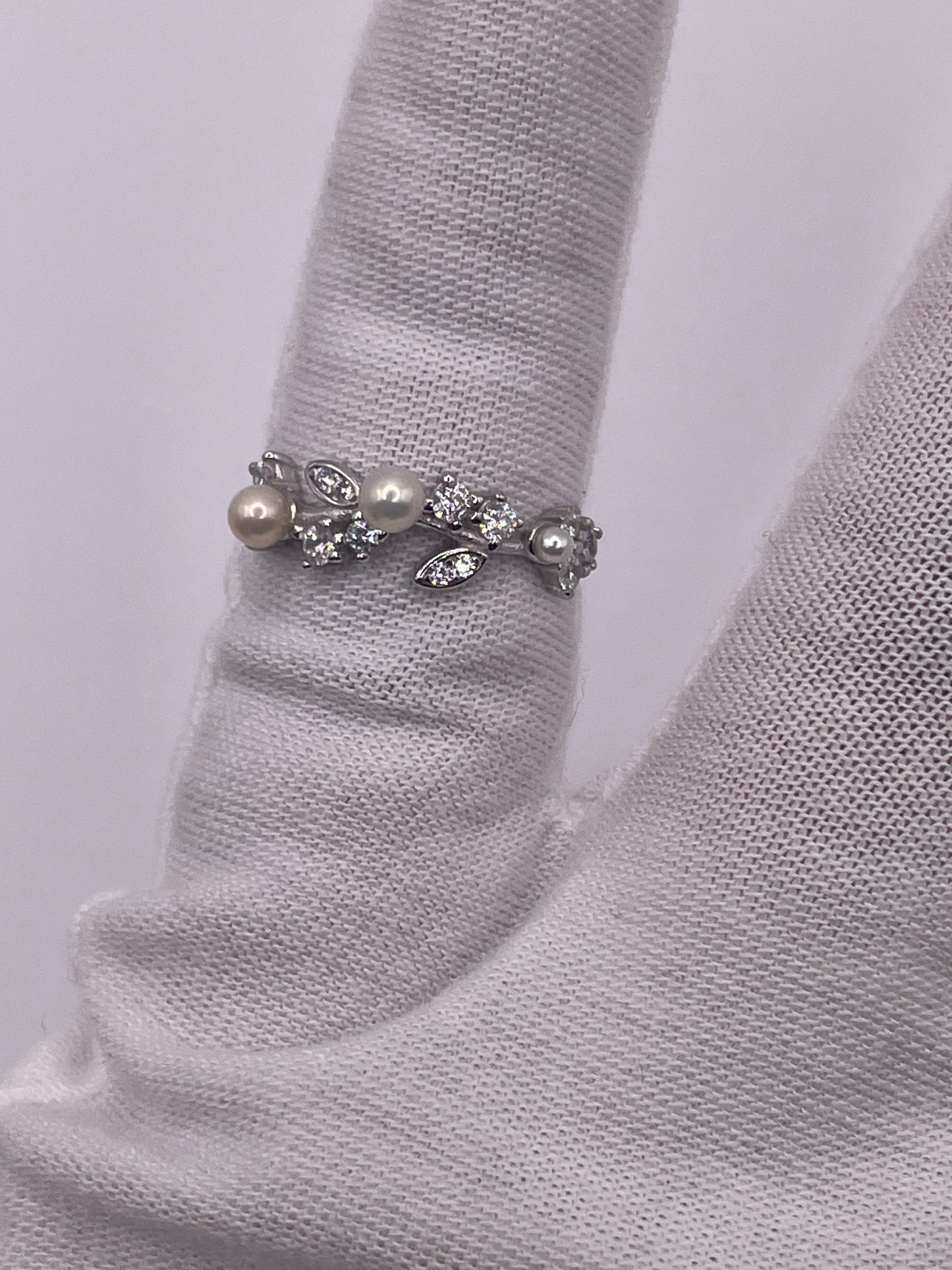 S762- Clear Cz Stones and Pearl Ring Sz 6