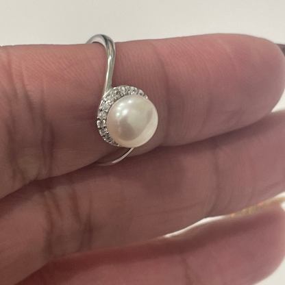 S769- Freshwater Pearl Ring Sz 7