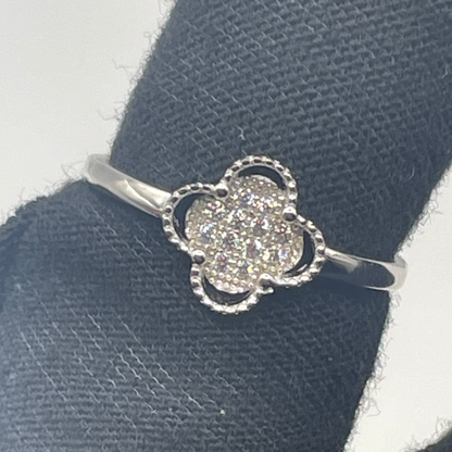 S798- clover Silver Ring Sz 6