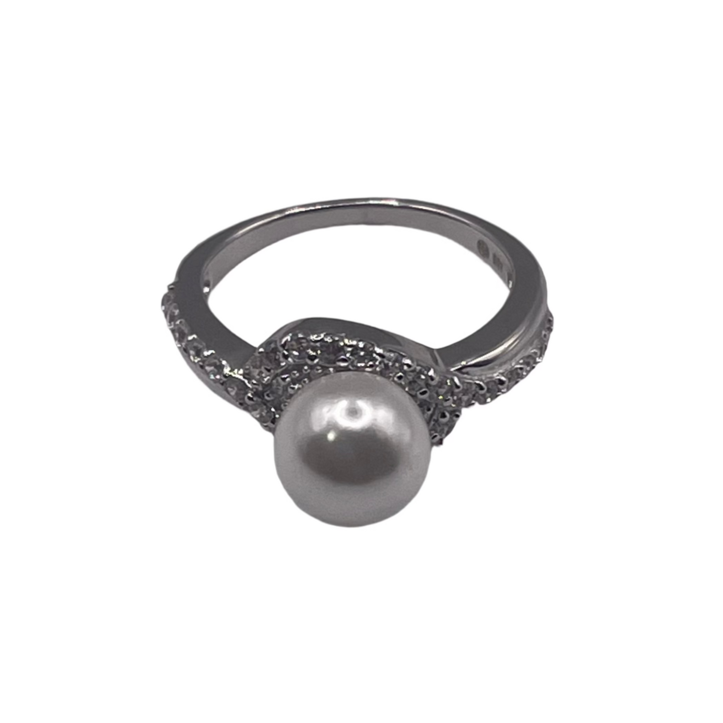 S790- Imitation Pearl Ring Sz 7