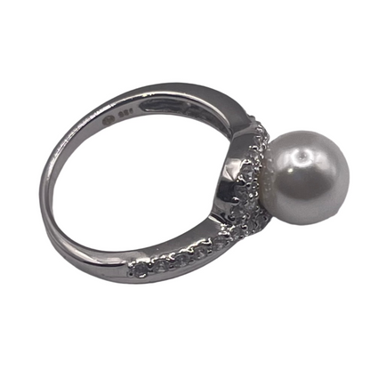 S790- Imitation Pearl Ring Sz 7