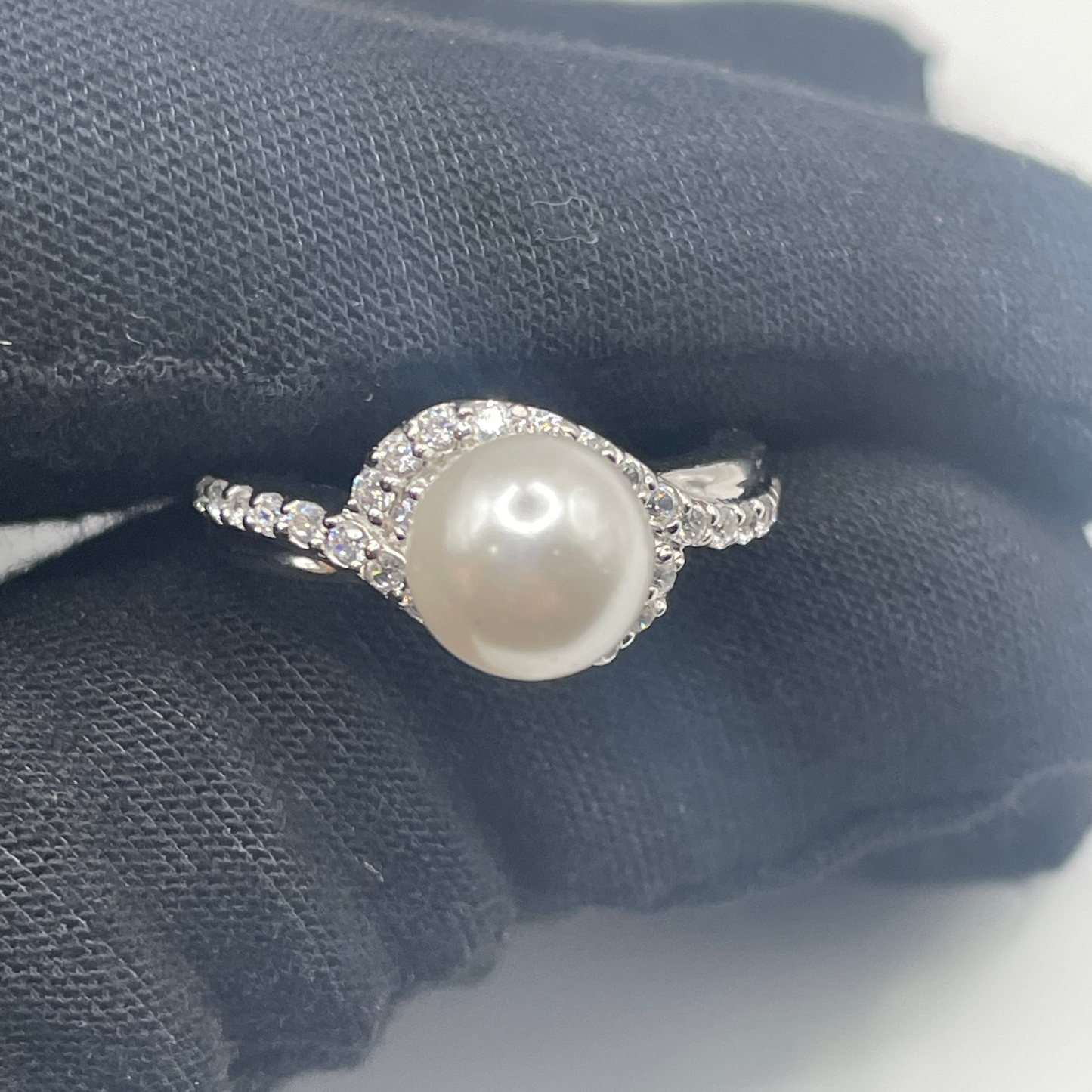 S790- Imitation Pearl Ring Sz 7