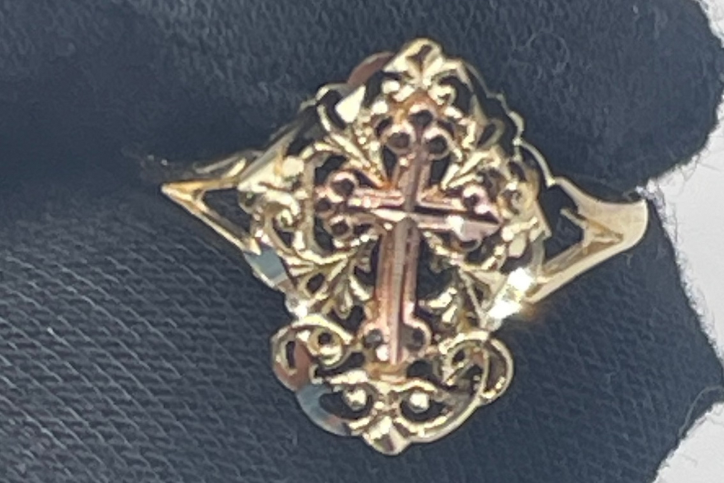 834- NEW 14K Cross “Religious” Ring (W.G)