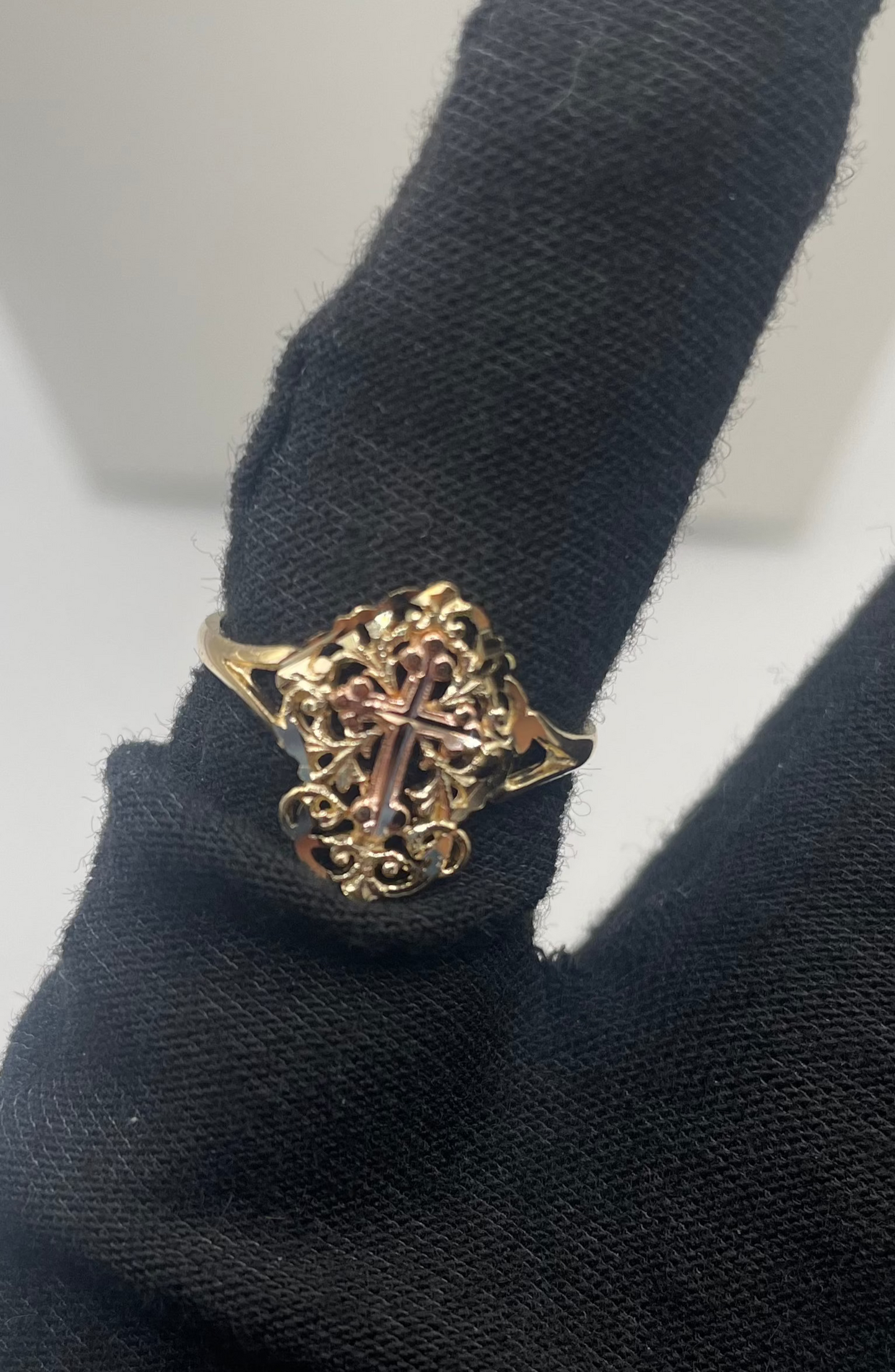 834- NEW 14K Cross “Religious” Ring (W.G)