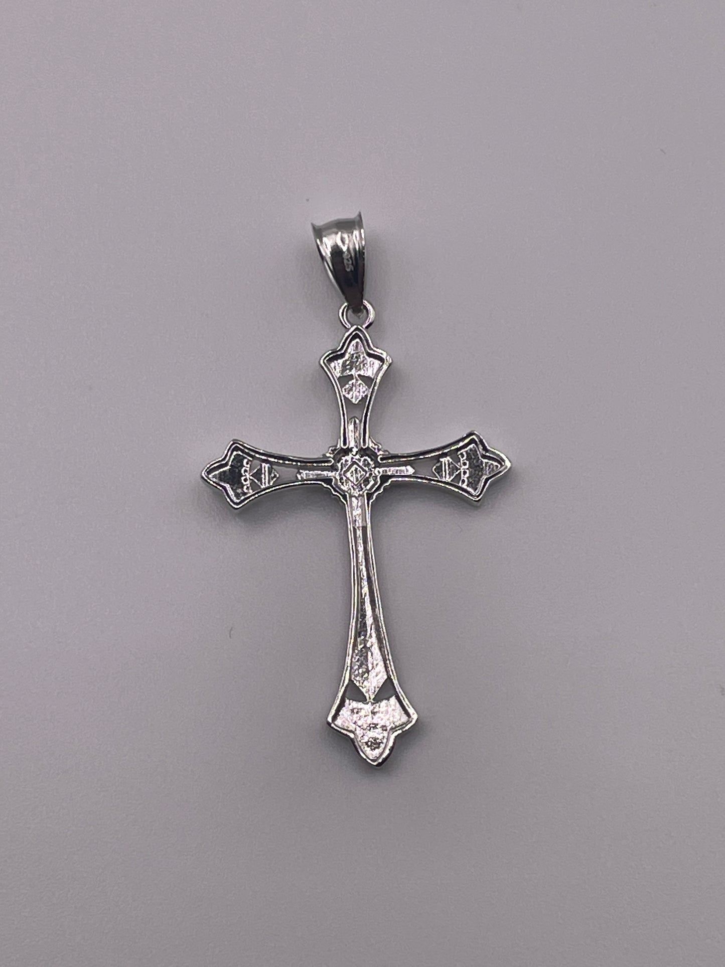 S846- Small Cross Silver Pendant