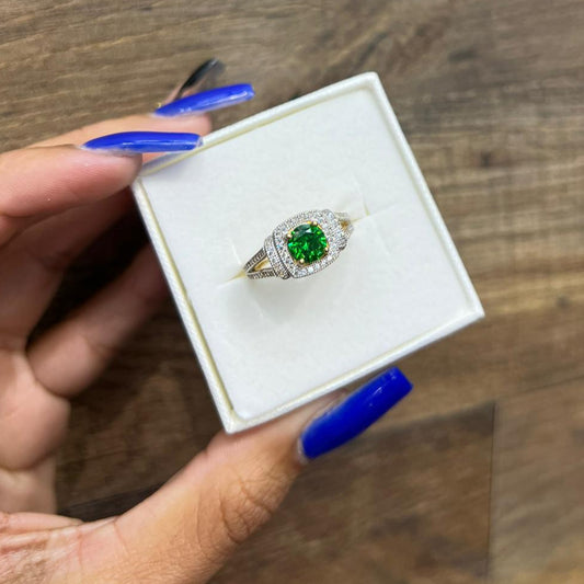 497- NEW 14K Square Green Zirconia Stone Ring W.G