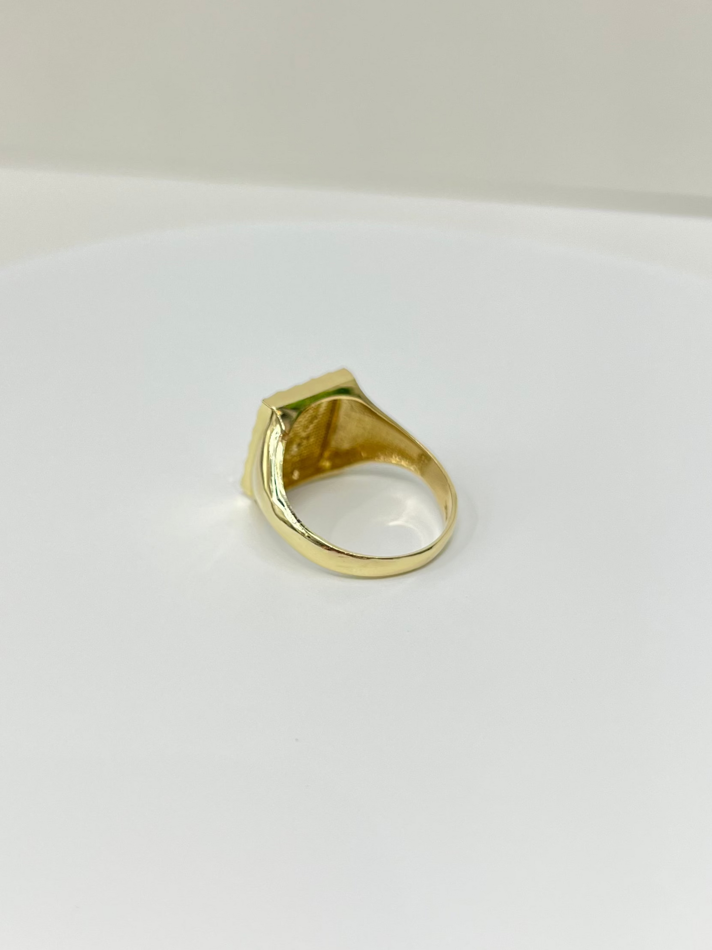 654- NEW 14K Square Eagle Diamond Cut Frame Ring W.G
