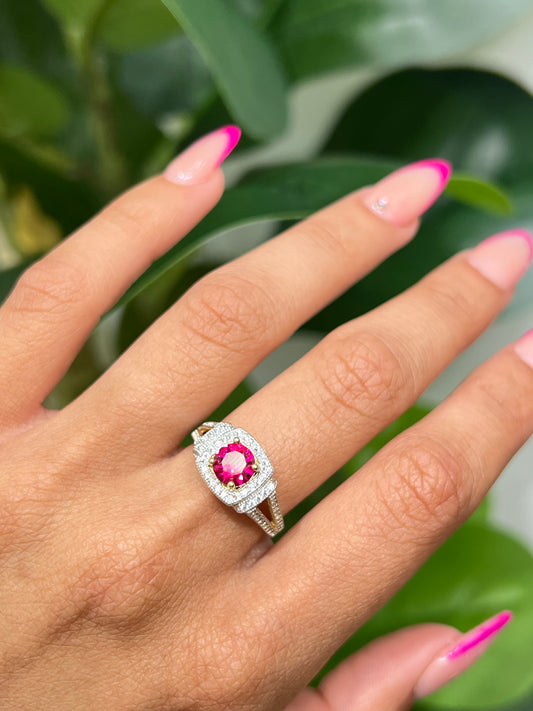 498- 14K Square Red Zirconia Women's Ring W.G