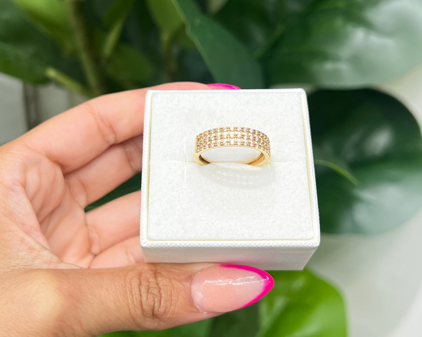 291- NEW 14K Gold Band Zirconia Ring W.G